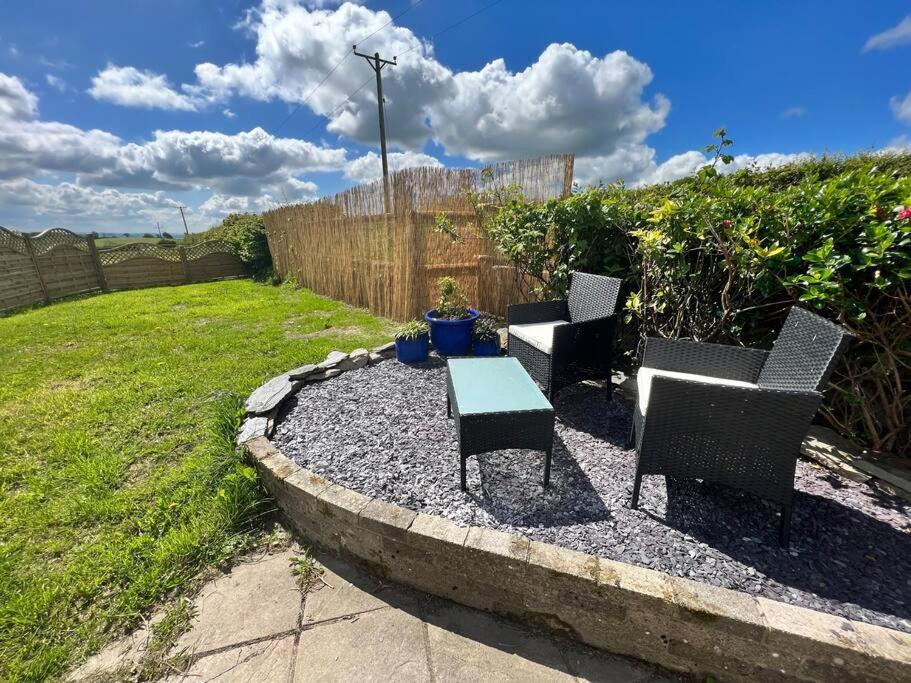 2 Bedroom Holiday Home In The Heart Of West Wales St Clears Bagian luar foto